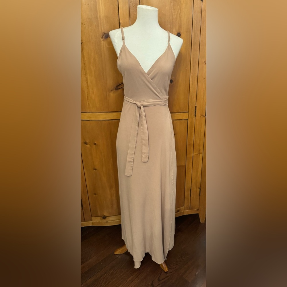 Oscar-St peach wrap crêpe midi dress sz 2 (Australian size 8). Adjustable straps